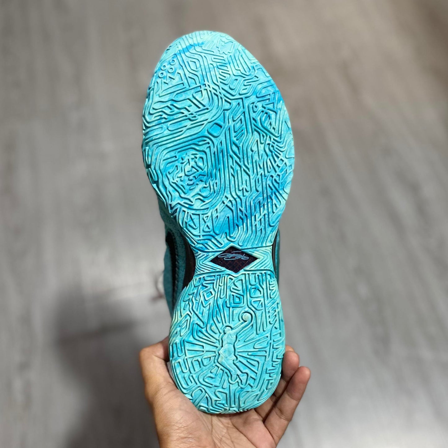 Lebron 20 'Lake Blue'