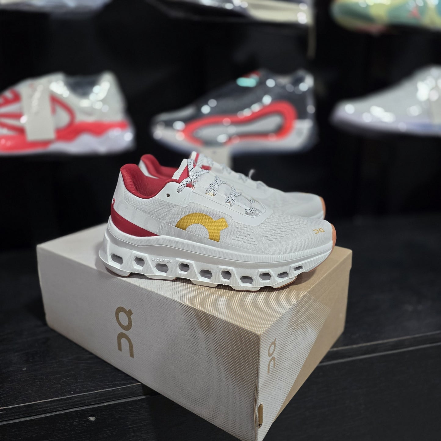 Cloud Monster 'Red/White'