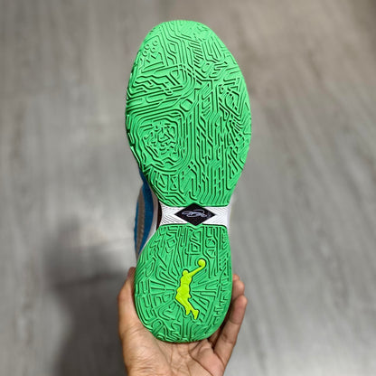 Lebron 20 'Laser Blue'