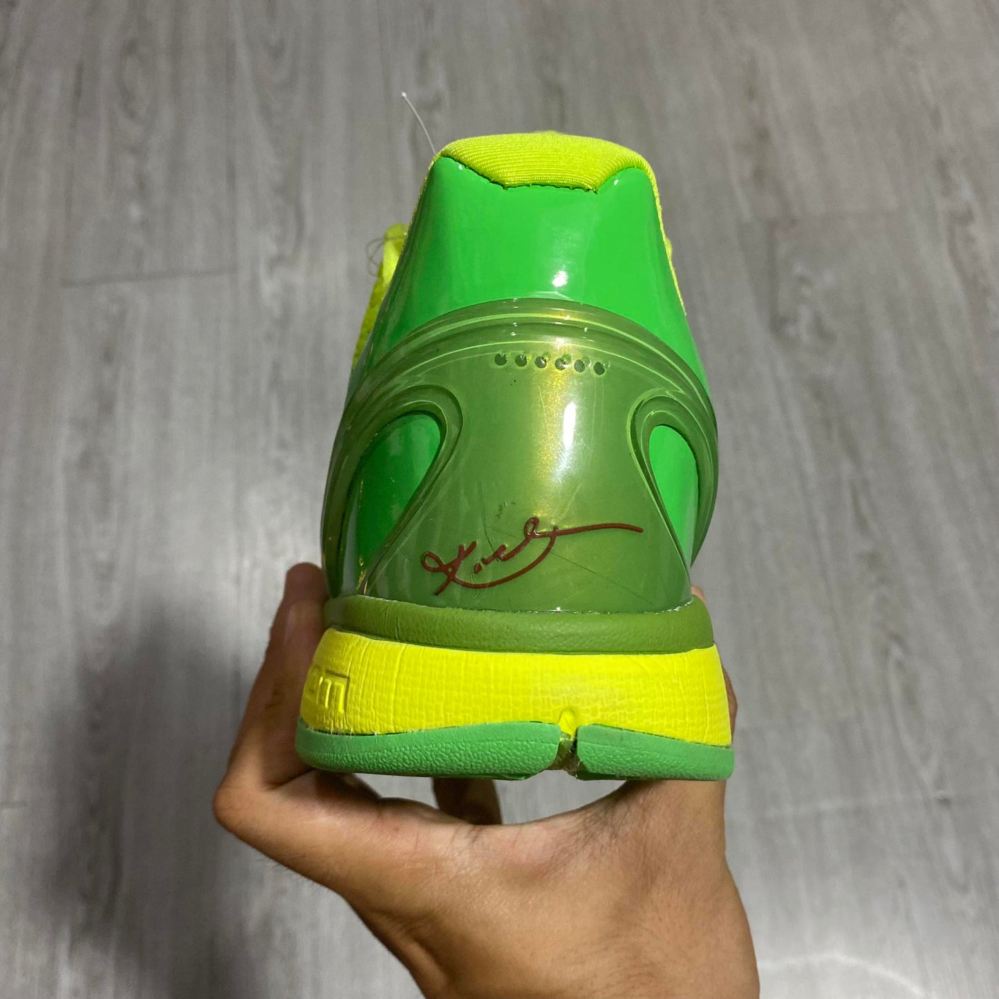 Kobe 6 'Grinch'