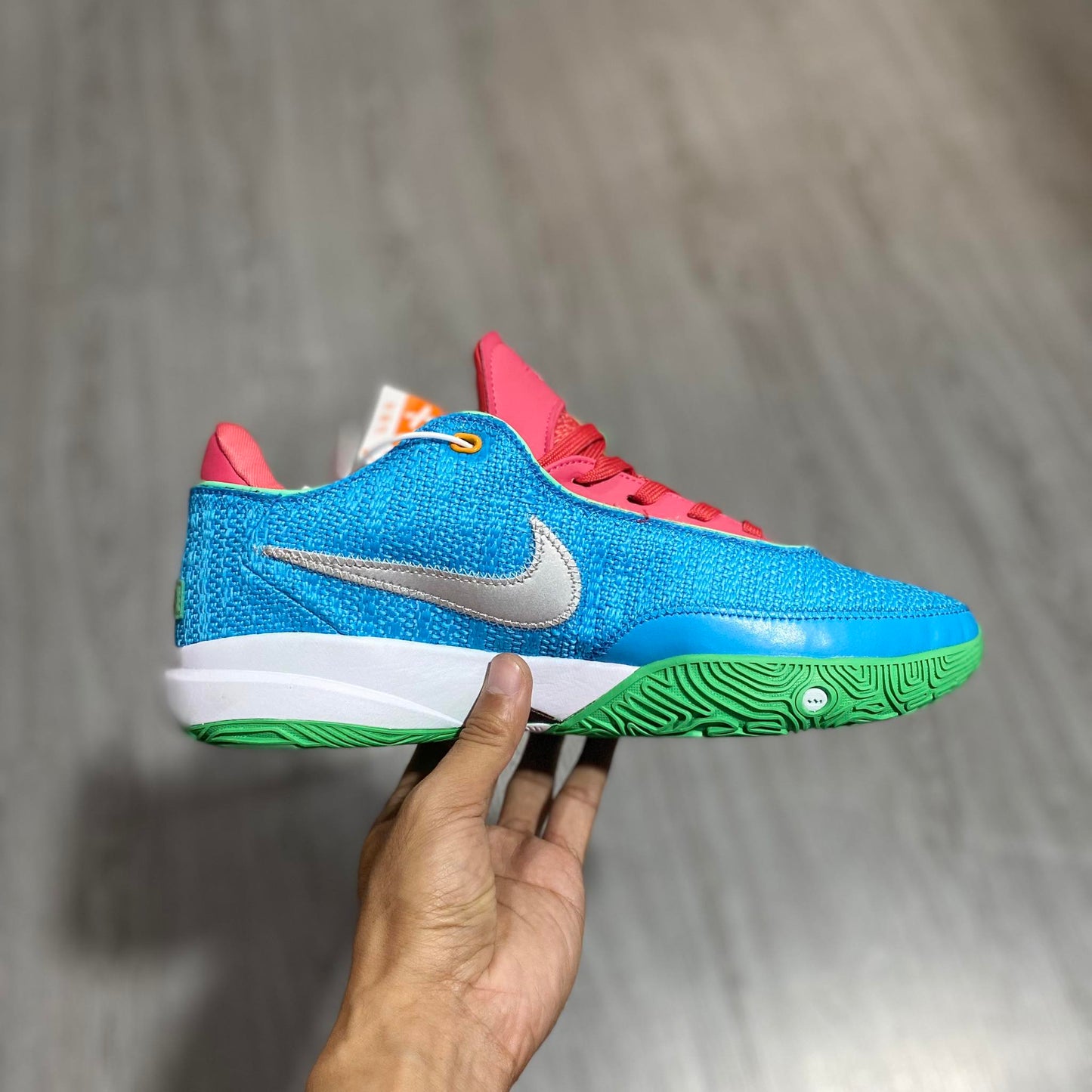 Lebron 20 'Laser Blue'