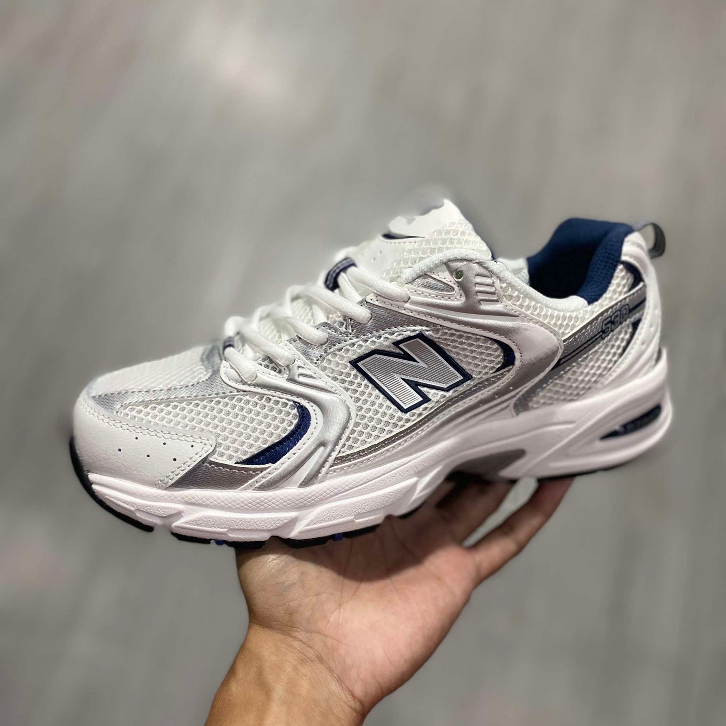 NB 530 'White Silver Navy'