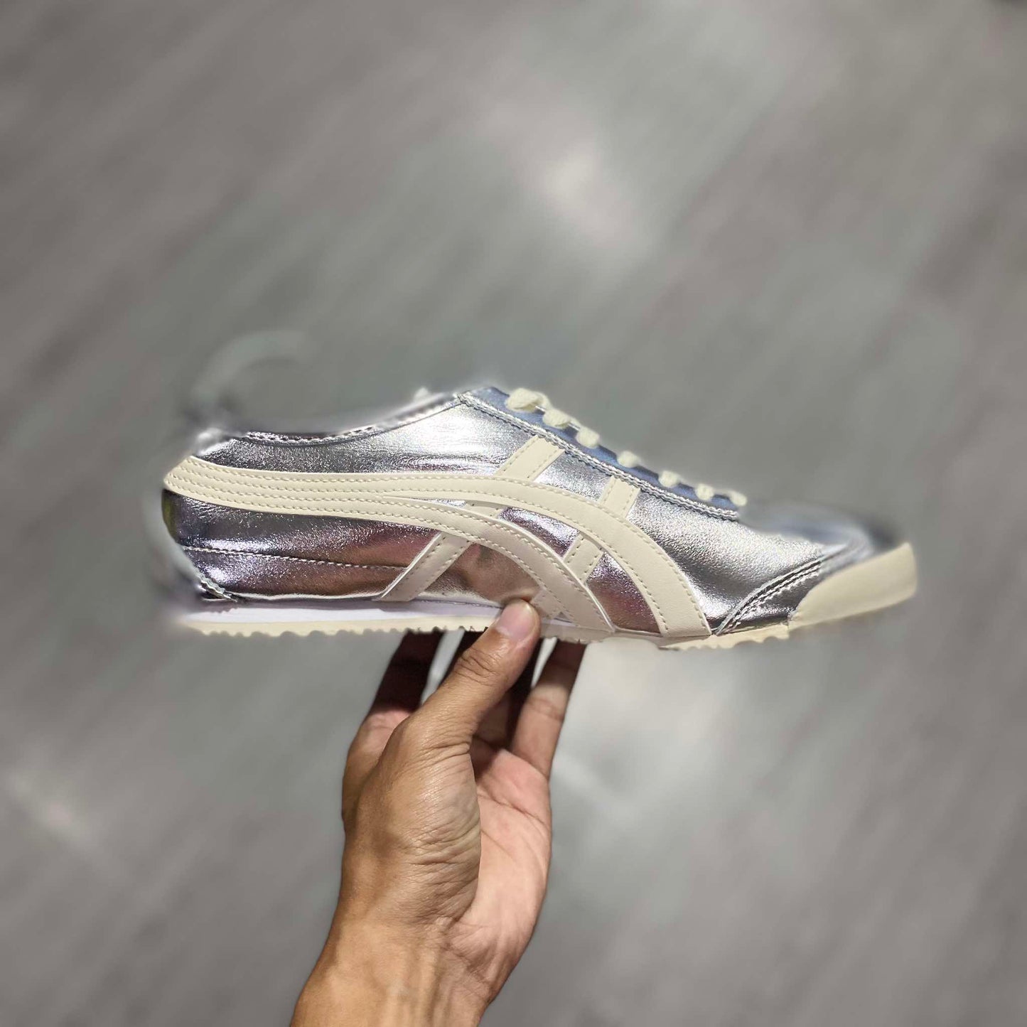 Onitsuka Tiger 'Silver' Mexico