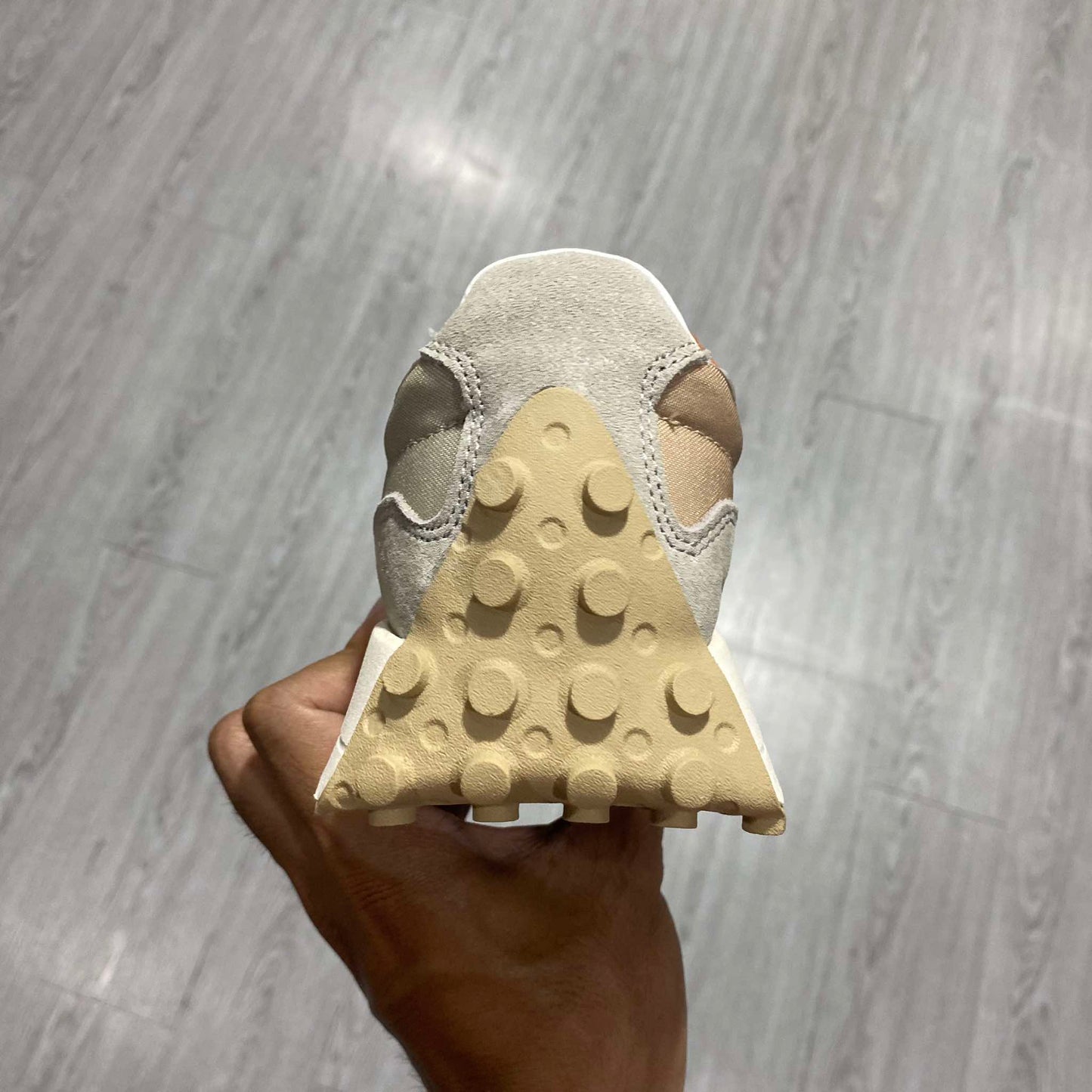 New Balance 327 "Light Gray"