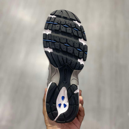 NB 530 'White Silver Navy'