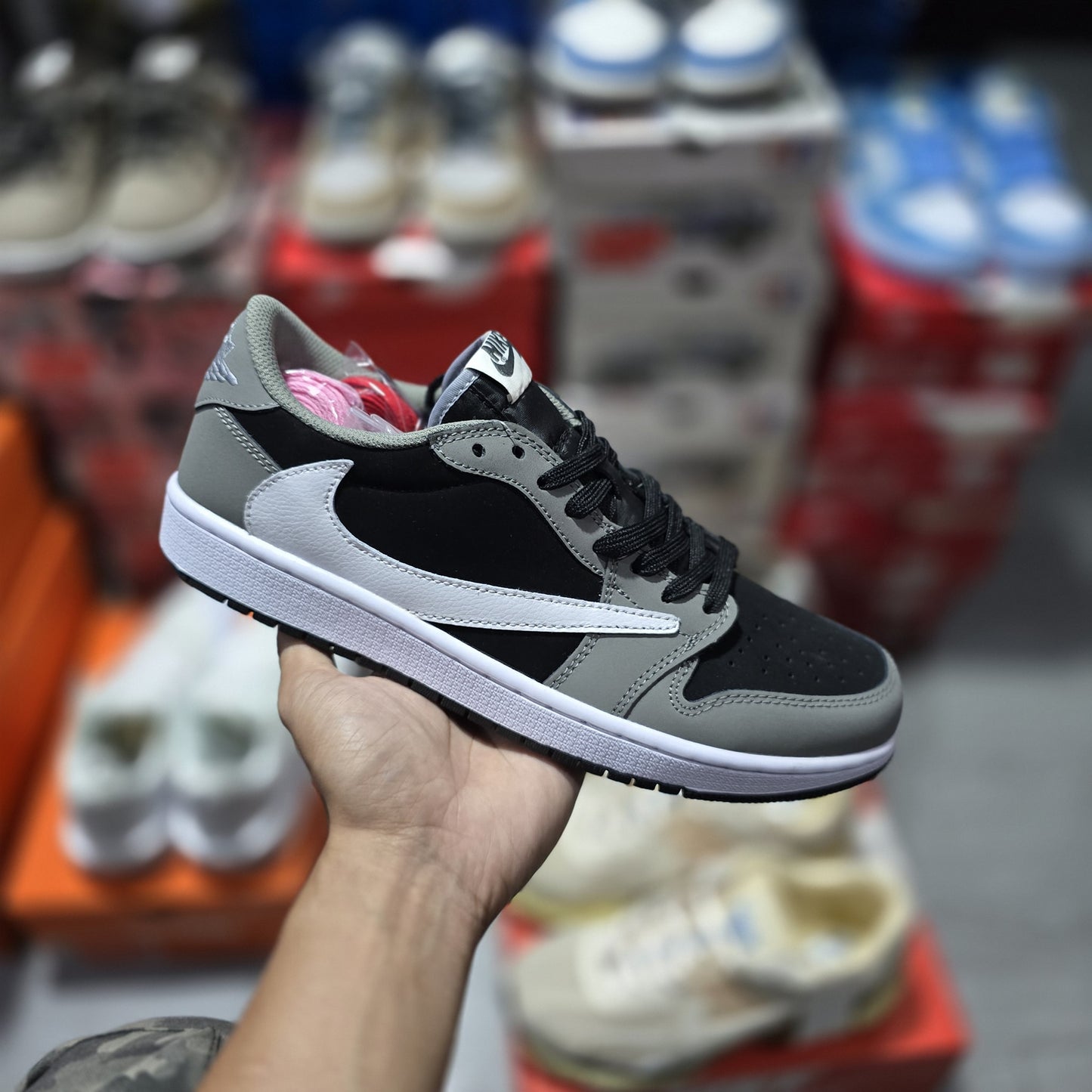 J1 Low Travis Scott "Grey"