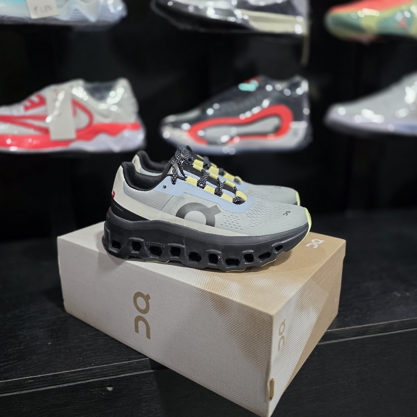 Cloud Monster 'Magnetic Grey'